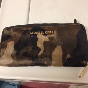 MICHAEL KORS furry camo clutch